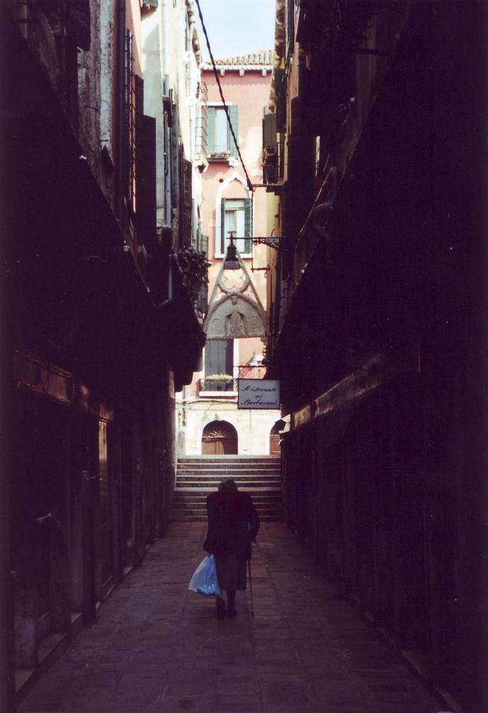 Frau in Venedig